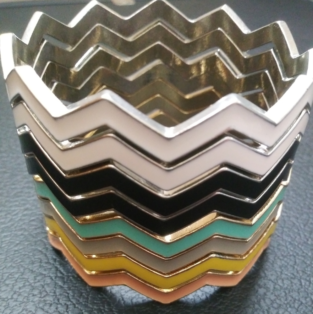 CHEVRON BANGLES
